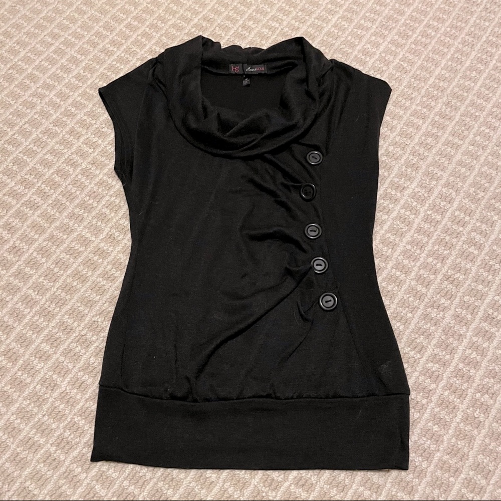Short sleeved top
